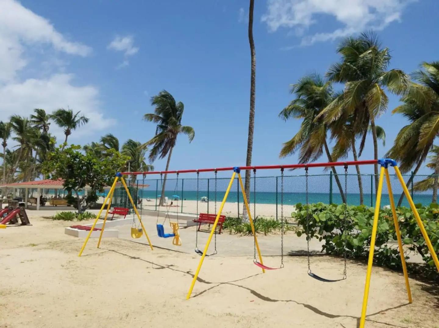 Sunset Paradise Cozy Beachfront Escape - Isla Verde San Juan Dış mekan fotoğraf