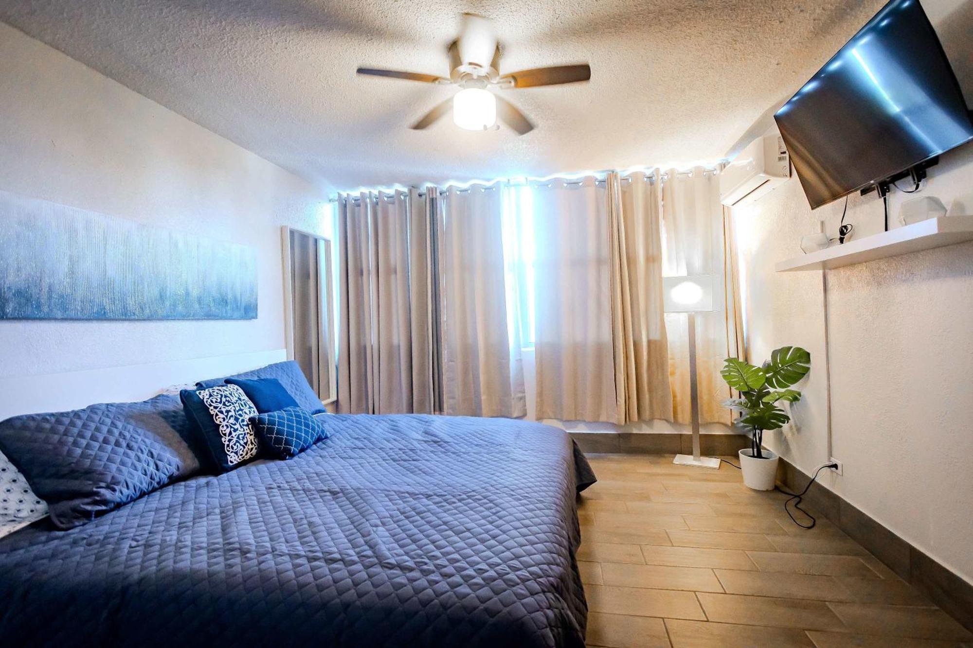 Sunset Paradise Cozy Beachfront Escape - Isla Verde San Juan Dış mekan fotoğraf