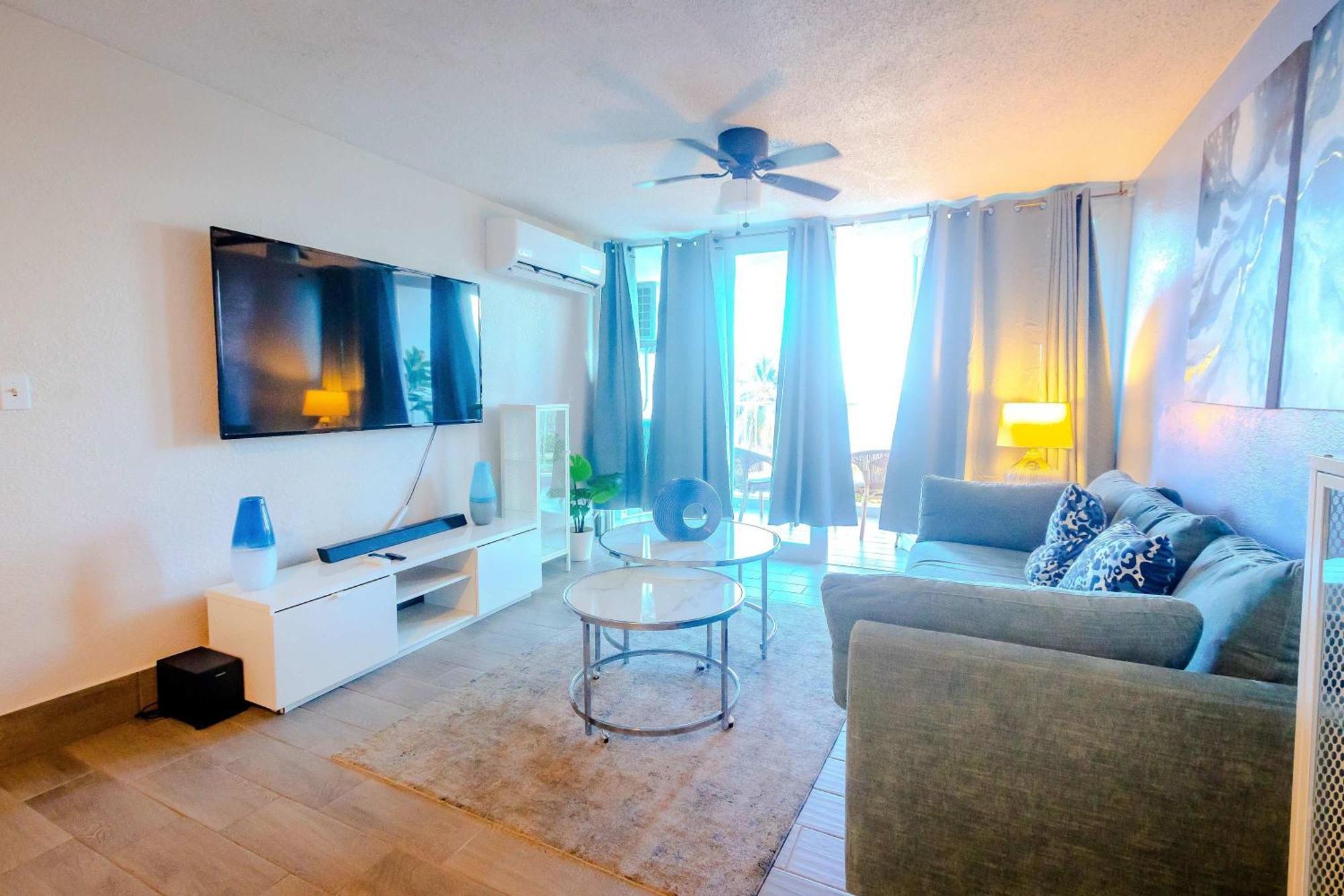 Sunset Paradise Cozy Beachfront Escape - Isla Verde San Juan Dış mekan fotoğraf