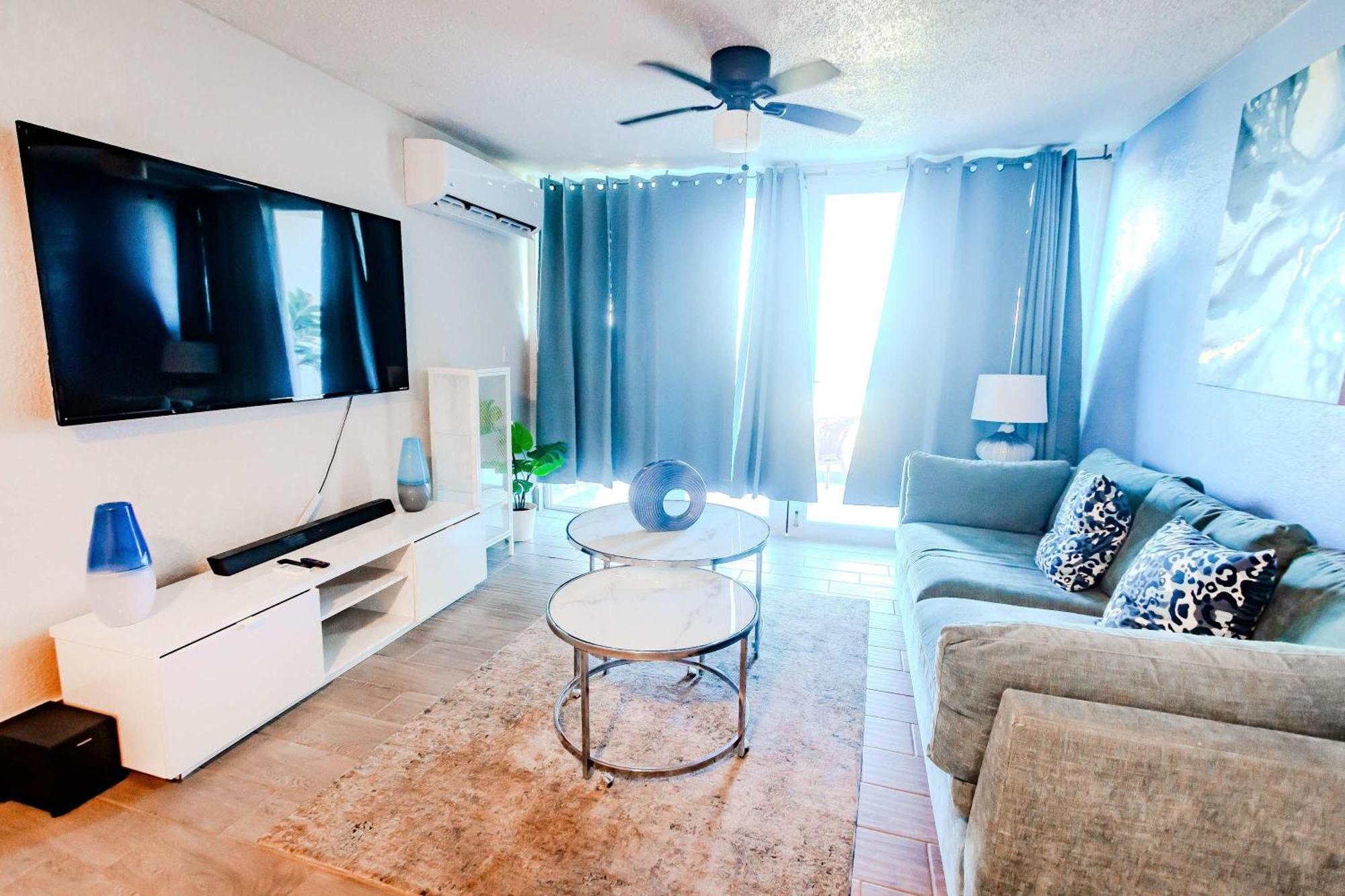 Sunset Paradise Cozy Beachfront Escape - Isla Verde San Juan Dış mekan fotoğraf
