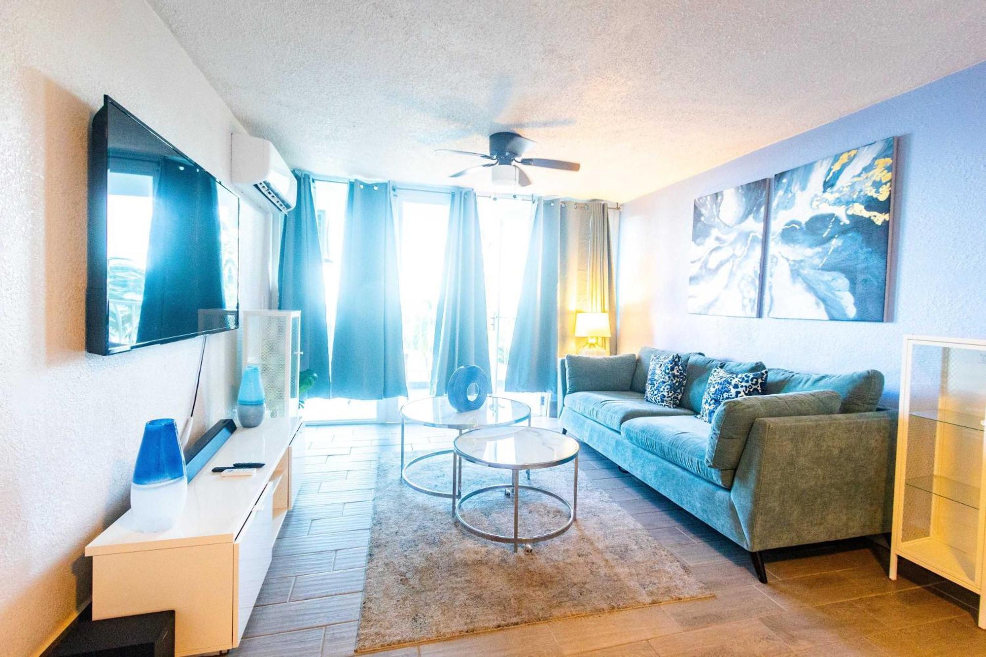 Sunset Paradise Cozy Beachfront Escape - Isla Verde San Juan Dış mekan fotoğraf
